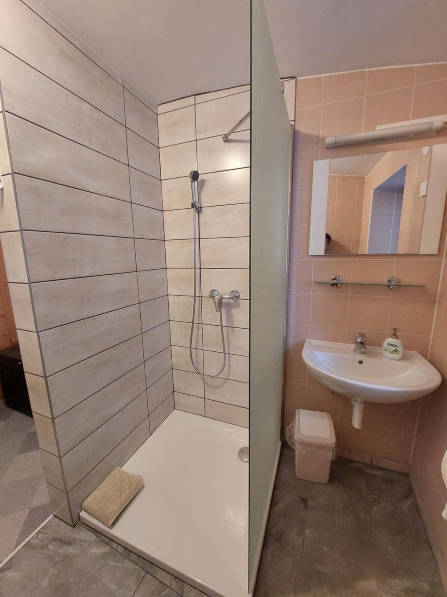 Apartment Carli-Jurc كوباريد المظهر الخارجي الصورة